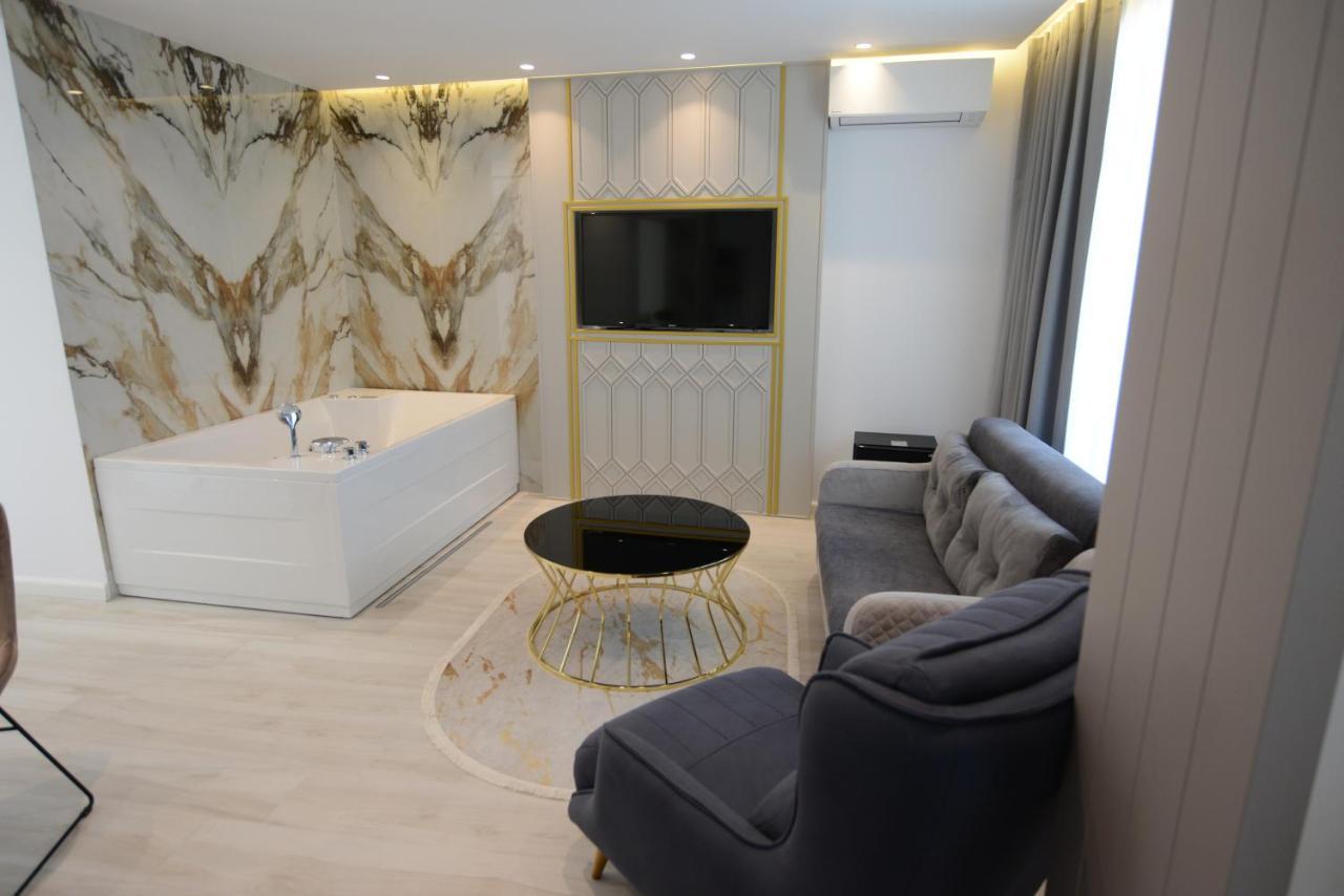 Ebbi Hotel Dhërmi Eksteriør billede