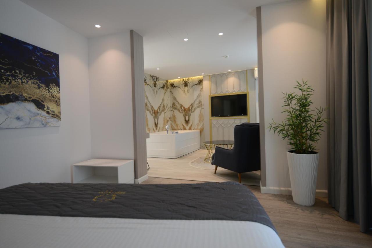Ebbi Hotel Dhërmi Eksteriør billede